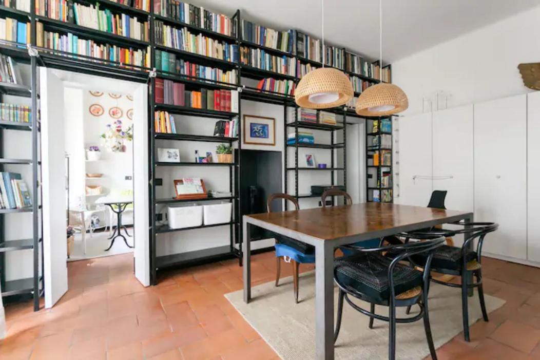Porta Ticinese Cozy Apartment Con Balcone Milan Bagian luar foto