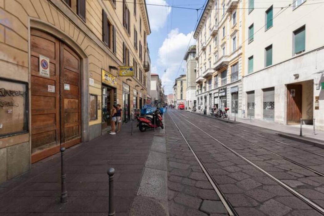 Porta Ticinese Cozy Apartment Con Balcone Milan Bagian luar foto